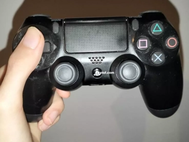 ps4 pro + manette