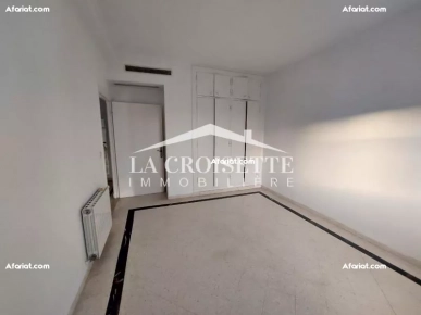 Duplex S+3 avec vue partielle sur mer à La Marsa MDV0165