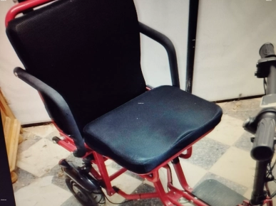A vendre un chaise roulante électrique