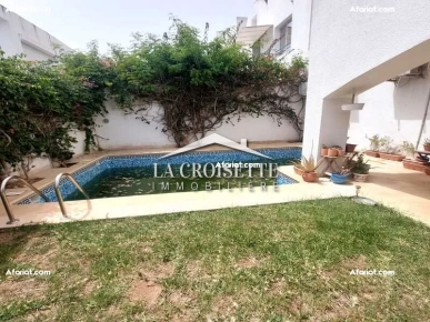 Duplex S+4 avec jardin et piscine à Gammarth MDL0614