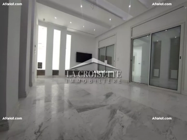 Villa S+4 avec piscine aux Jardins De Carthage MVL0551