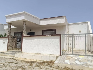 Maison et un studio à vendre à el'Houaria, route de la plage