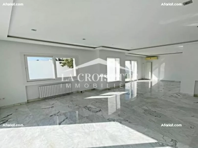 Villa S+4 avec piscine à La Soukra ZVL1665