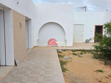 VILLA DE PLAIN-PIED À HOUMT SOUK DJERBA ZU - RÉF V713