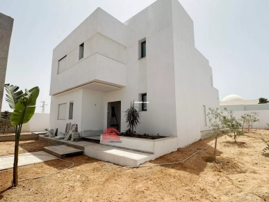 VILLA AVEC PISCINE TITRÉE  À DJERBA - RÉF V620