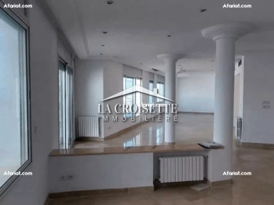 Villa S+4 avec piscine à Gammarth  MVL1104