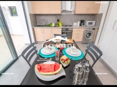 Rez-de-chaussée de villa S+4 avec piscine à Gammarth ZRCL029