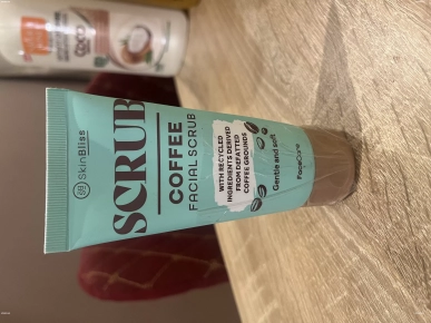 Gommage visage au café – Peau douce et éclatante