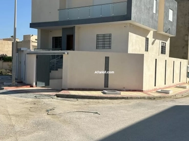 À vendre une villa a raoued À vendre une villa a raoued