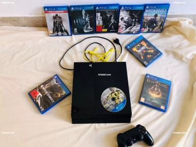 PS4 FAT 500G PATCHABLE + Manette original + 2 jeux installes PS4 FAT 500G PATCHABLE + Manette original + 2 jeux installes