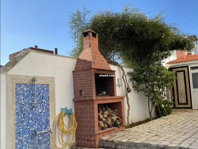 Élégante villa en bord de la mer avec piscine