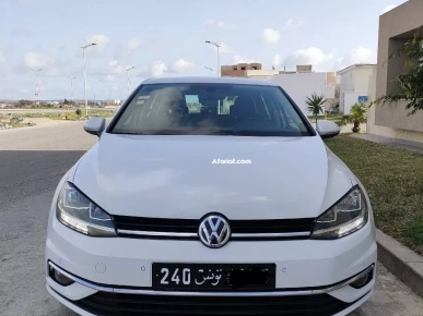 Golf 7 TDI boite auto importée TN 240 full options Golf 7 TDI boite auto importée TN 240 full options