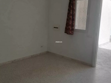 sidi daoued la marsa côté kiosque shelle a louer appartement vide