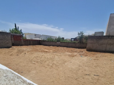 Terrain 498m2, qui fait l'angle !