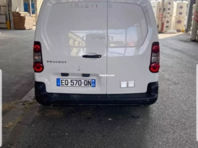 Voiture importé en très bonne état a vendre