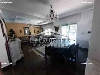 Villa S+3 avec piscine à la Soukra MVL0021