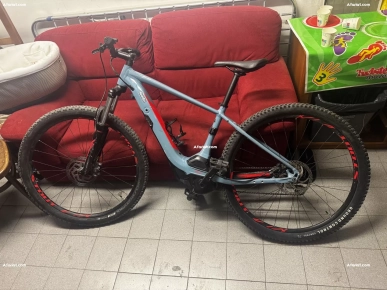 specialized levo turbo 5 batterie en très bonne état