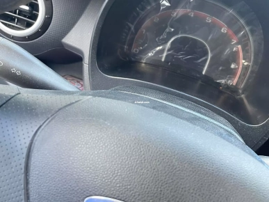 Voiture à ventre à la Ariana Voiture à ventre à la Ariana