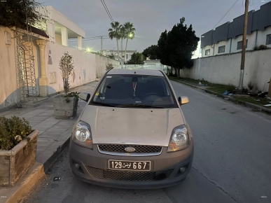 À vendre  Ford fiesta À vendre  Ford fiesta