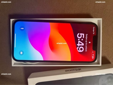 iPhone 13 très bonne état