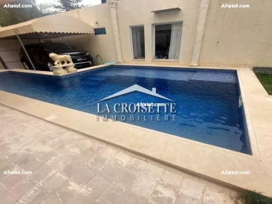 Villa plain pied S+3 avec piscine à Carthage ZVL1558