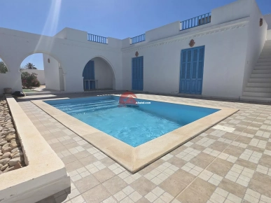 PETITE VILLA AVEC PISCINE À MIDOUN DJERBA ZU - RÉF V716