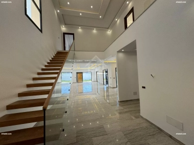Belle villa toute neuve S+4 avec piscine à Hammamet à vendre