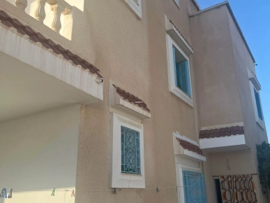 Maison familiale spacieuse à Raoued sur 500 m²