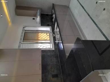 villa à vendre sur un terrain de 700 mètres carrés à borj el Amri