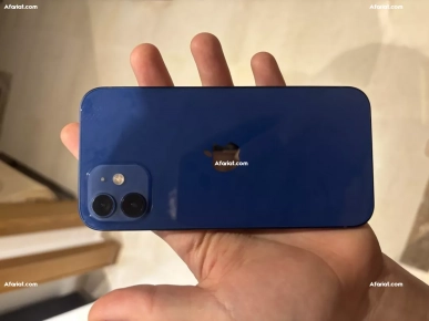 iPhone 12 on  très bon etat iPhone 12 on  très bon etat