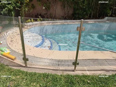 Garde corps de piscine aluminium et verre securit
