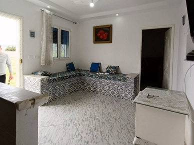 Maison et un studio à vendre à el'Houaria, route de la plage