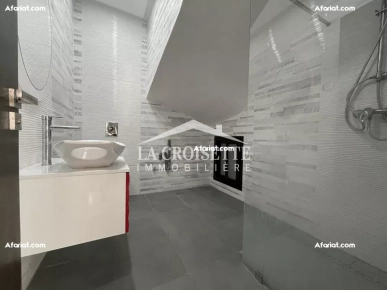 Villa S+3 à La Soukra MVL0978