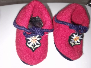 chaussures  et pantoufle  bébé  et enfant k