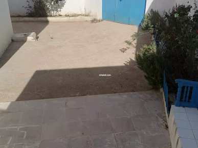 entre soukra et la marsa bhar lazreg a vendre villa