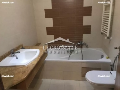 Appartement S+3 à La Marsa MAL3102