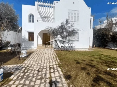 Villa S+5 à La Marsa MVL1511