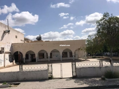 A VENDRE 557m²
