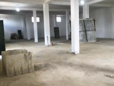 Dépôt à louer – La Soukra (zone résidentielle sécurisée)