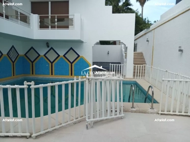 Villa S+4 avec piscine à La Marsa ZVL1599
