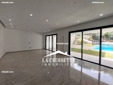 Villa S+3 vue sur mer avec piscine à La Marsa ZVL1551