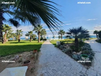 JOLI APPARTEMENT PIEDS DANS L'EAU