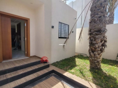 VILLA MEUBLÉE À VENDRE EN ZONE TOURISTIQUE DJERBA