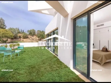 Rez-de-chaussée de villa S+4 avec piscine à Gammarth ZRCL029