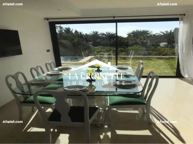 Rez-de-chaussée de villa S+4 avec piscine à Gammarth ZRCL029