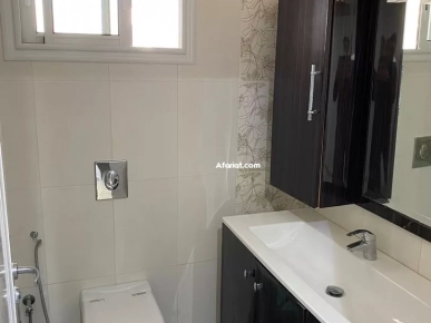 À vendre Appartement s+4 à Hay Wahat L’Aouina