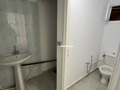 Bureau 100 m2, à Kalaa Kebira face au stade municipale