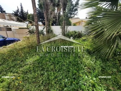 Villa S+5 avec piscine à Gammarth ZVL0356