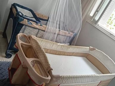 À vendre :2 Parcs Lit
