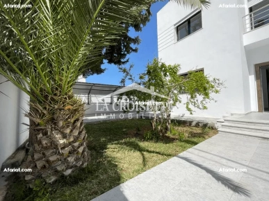 Villa S+3 à La Soukra MVL0978